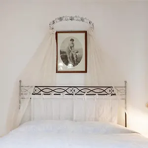 https://casa-anna-a-porto-azzurro.it-tuscanyhotel.com